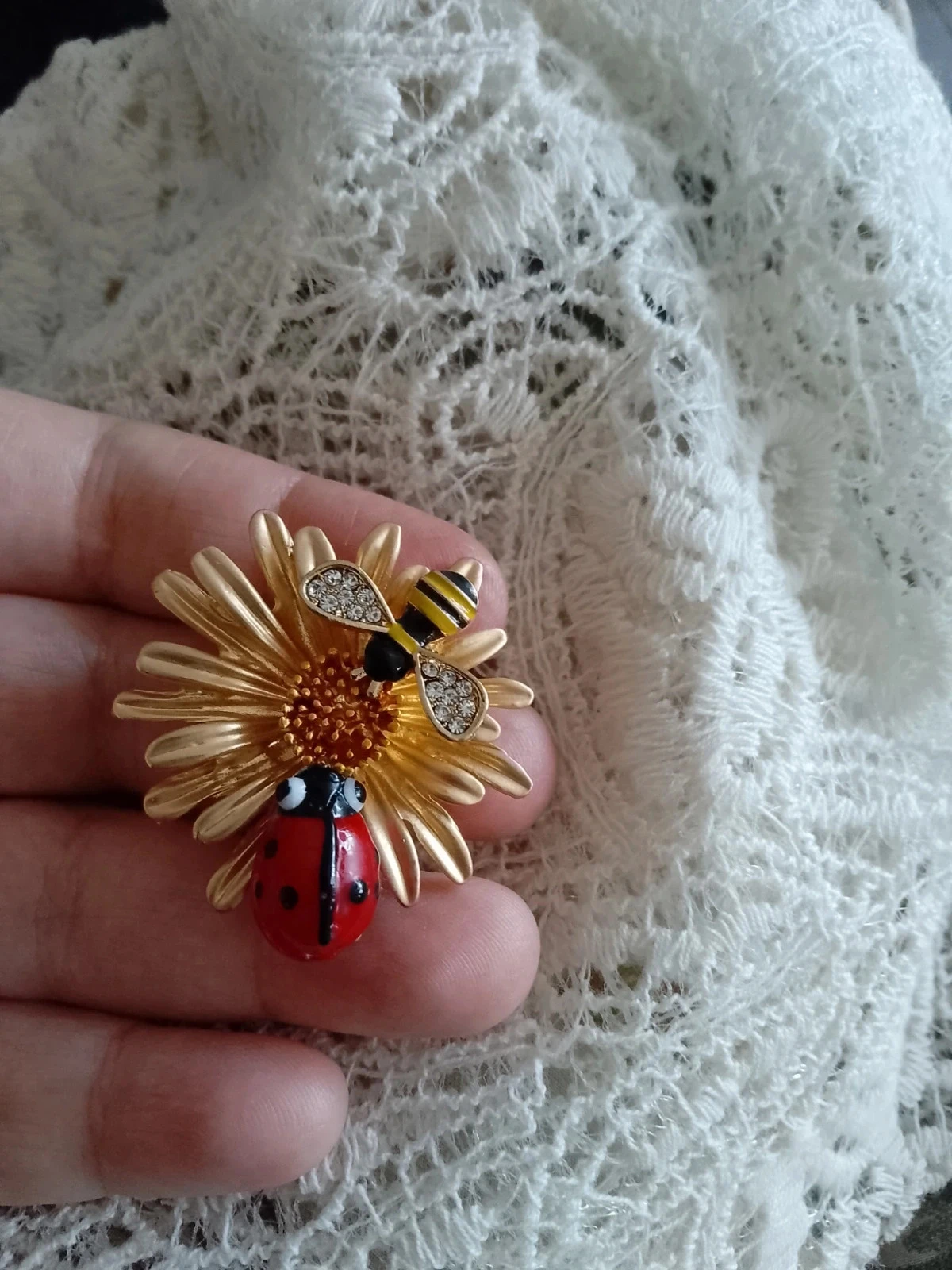Broche de girasol con abeja y mariquita 🐞 – photo 2
